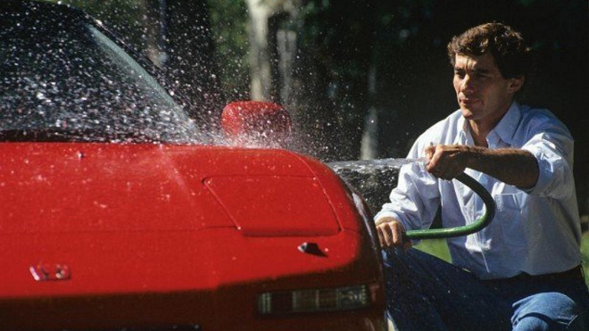 Nadšenec ukázal, proč je „Sennova” Honda taková ikona. Se supersportem najel 21 tisíc km jako nic, byl až za polárním kruhem