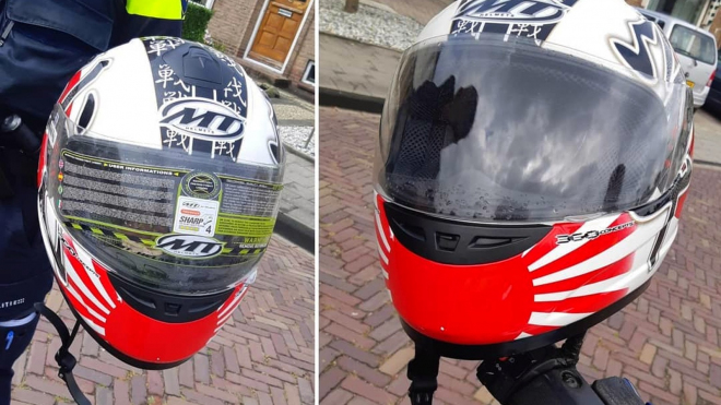 Policie zastavila muže, který roky jezdil s tovární ochrannou nálepkou na plexisklu helmy