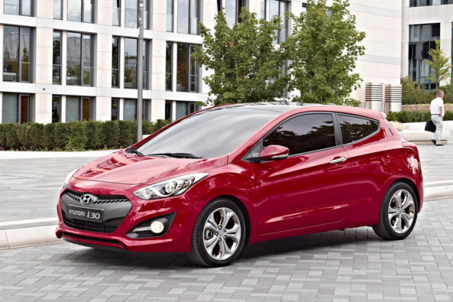 Hyundai i30 3D 2013: třídvířko pro Paříž konečně i na prvních fotkách