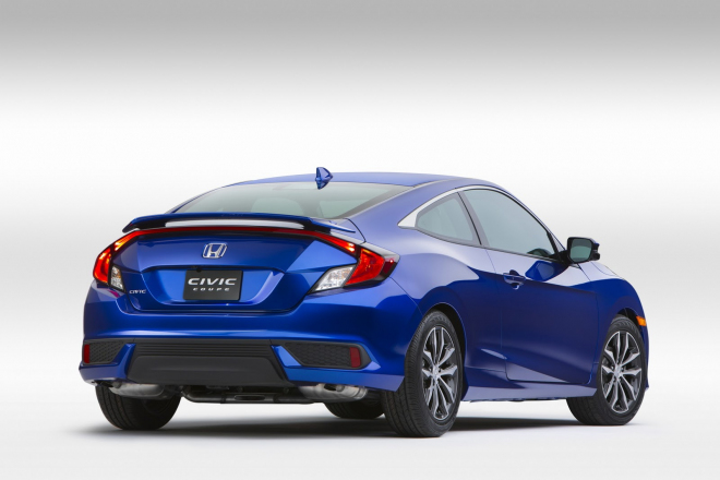 Honda Civic Coupe 2016 je venku, chce skloubit styl s vrcholnou bezpečností