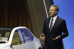 Sázka na elektromobily je „slepá ulička”, říká už zcela otevřeně šéf BMW. To to trvalo