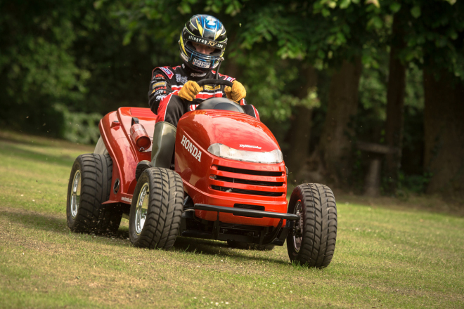 Honda Mean Mower: nejrychlejší sekačka na trávu se rozjede až na 209 km/h