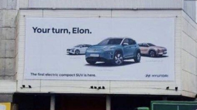 Pamatujete „souseda z Boleslavi”? Takhle teď Hyundai v reklamách dráždí Teslu
