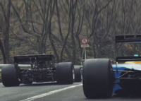 Řádění historických Formulí 1 na Hakone Turnpike je krásná podívaná (video)