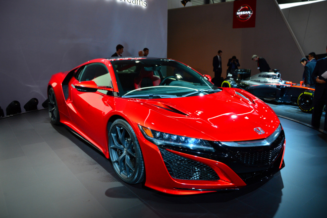 Honda NSX 2015 se v Ženevě poprvé předvádí s logem Hondy