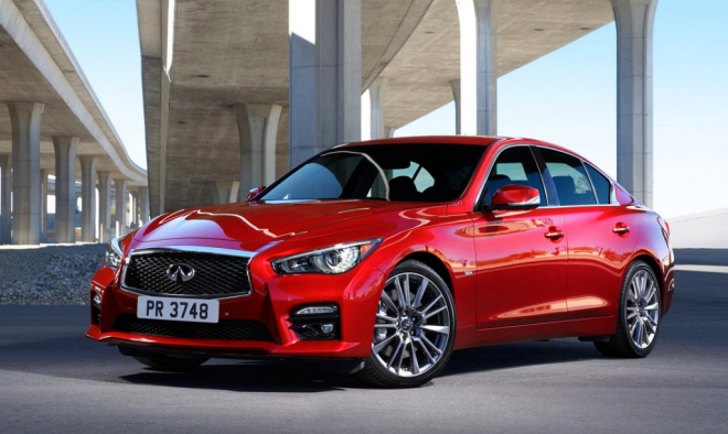 Infiniti Q50 2016: facelift je tu i s odvarem z verze Eau Rouge, má 405 koní