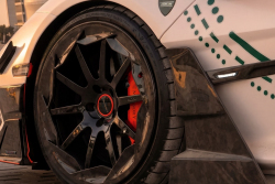 Už se ví, kdo kupuje kýčovitá auta od Mansory. Policie vzala už několikáté, v uniformě jim to snad i sluší