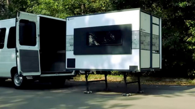 Tento vynález vměstná do kufru auta prakticky celý byt. Podívejte se, co umí