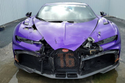 Žádná AI: Reálně nabourané Bugatti Chiron na vrakovišti se hned tak nevidí, teď ho prodávají v aukci na díly