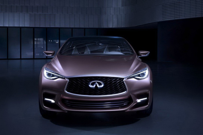 Mercedes se postará o vývoj Infiniti Q30, možná dojde i na další japonské novinky