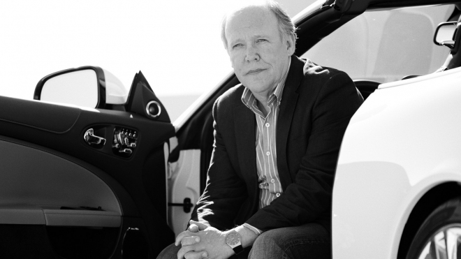Jaguar zrušil vývoj čtyř nových aut, aby udělal místo pro jeden elektromobil, říká bývalý šéfdesignér. Ten nový skončil