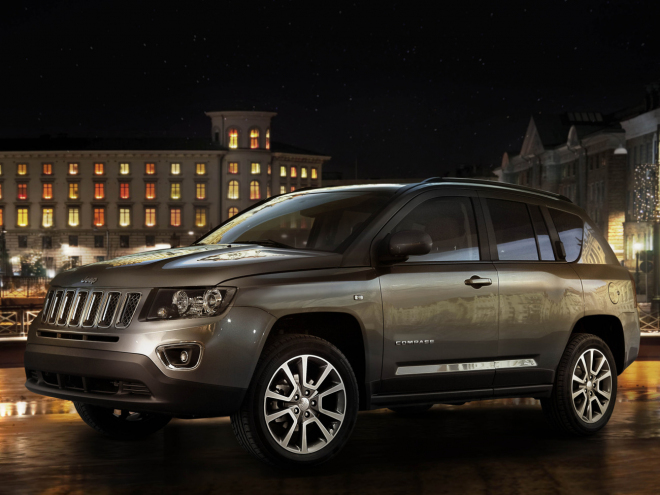 Jeep Compass 2013: facelift i pro Evropu, také ten staví na neviditelné změně