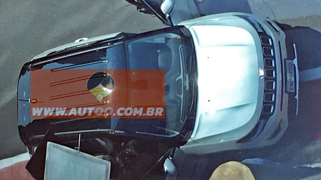 Nový Jeep Compass 2017 nafocen bez maskování, vypadá jako Grand Cherokee