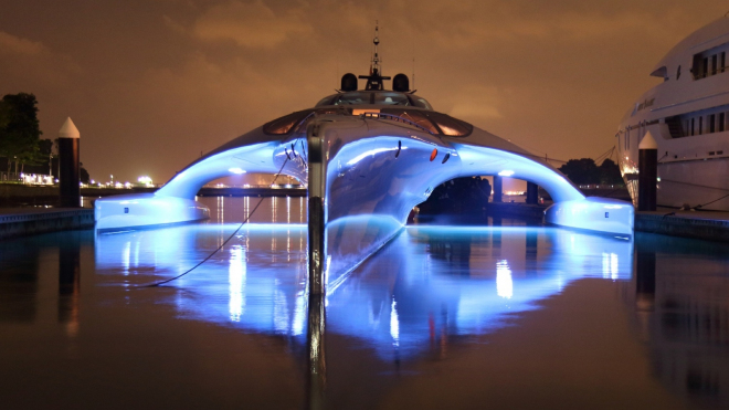 Kosmická loď moří v luxusu přeletí Atlantik tam i zpět na jeden zátah, je na prodej