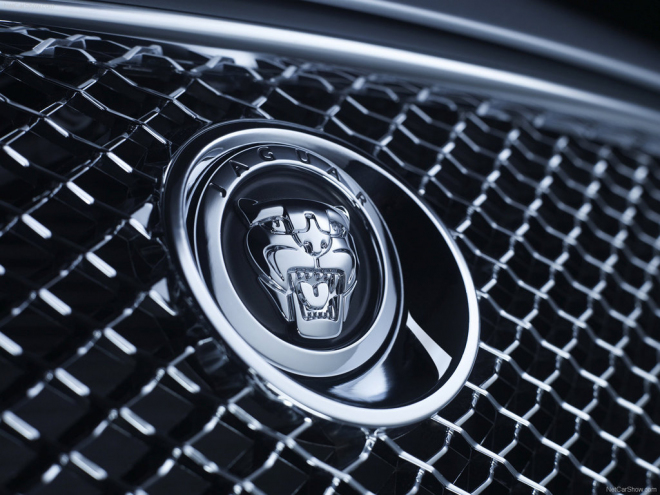 Jaguar do roku 2017: dorazí nový X-Type, F-Type 4x4 i XJ jako čtyřdveřové kupé