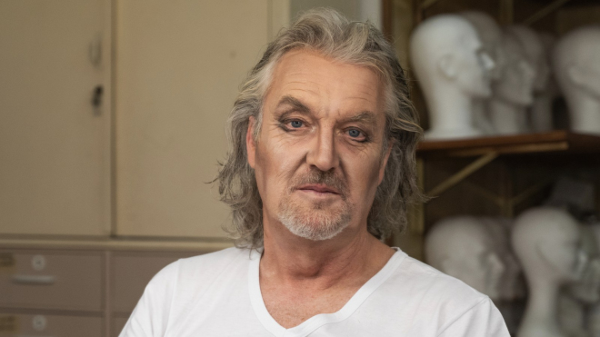 Záběry ze zákulisí natáčení ukazují, jak se stala nehoda, po které James May skončil v nemocnici