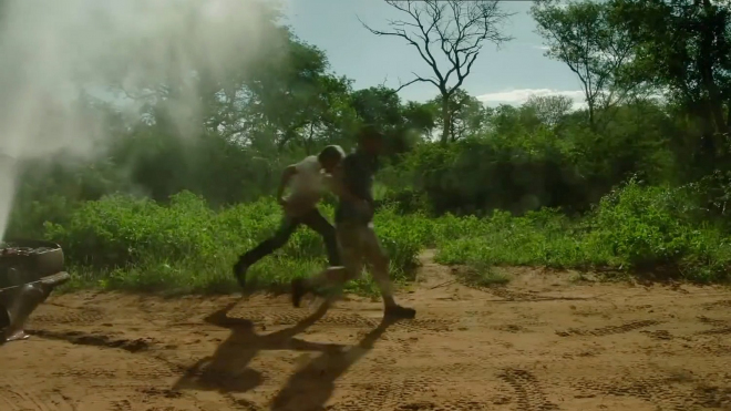 Dosud nezveřejněné záběry ukazují, jak James May těsně unikl vážnému zranění