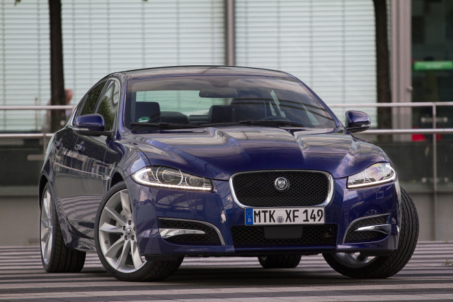 Jaguar XF 2011 2,2 D: první dojmy a české ceny