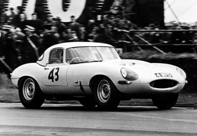 Jaguar postaví po 50 letech šest nových závodních E-Type Lightweight