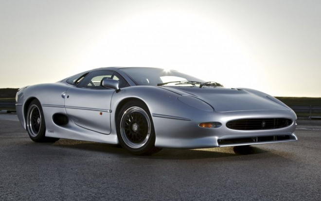 Jaguar XJ220: britská střela slaví dvacátiny