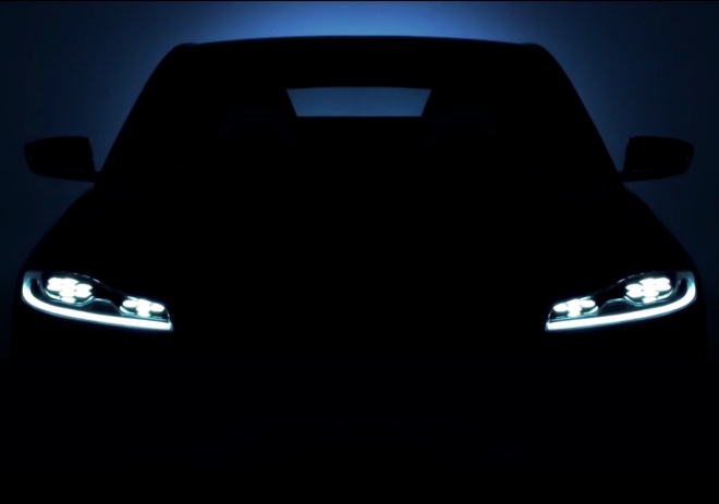 Jaguar F-Pace se začal odhalovat, více než světla ale zatím neukázal (video)