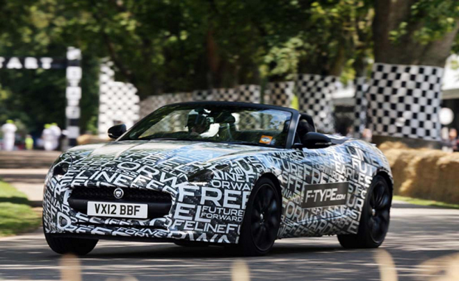 Jaguar F-Type: britská naděje na řadě nových videí