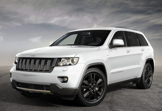 Jeep Grand Cherokee Sports, Wrangler Mountain a Compass Black Look: černá letí