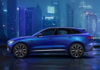 Sériový Jaguar F-Pace odhalen bez kamufláže, na prvním a jediném záběru (video)