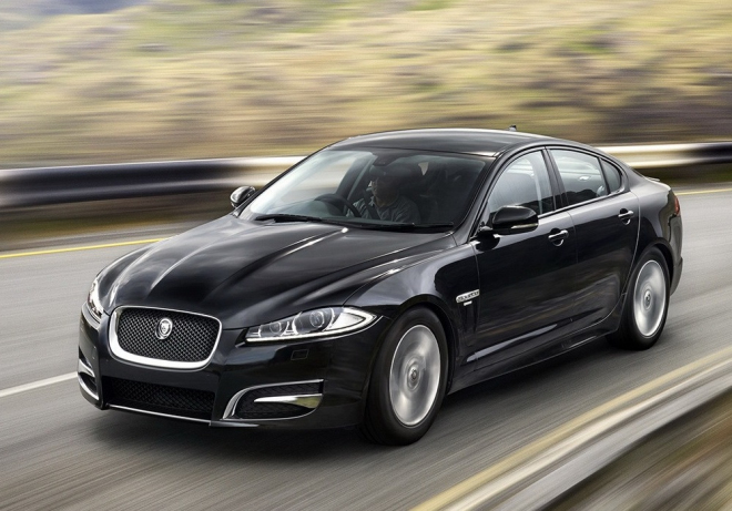 Jaguar XF R-Sport: britský sedan a kombi zajímá navzdory názvu hlavně spotřeba