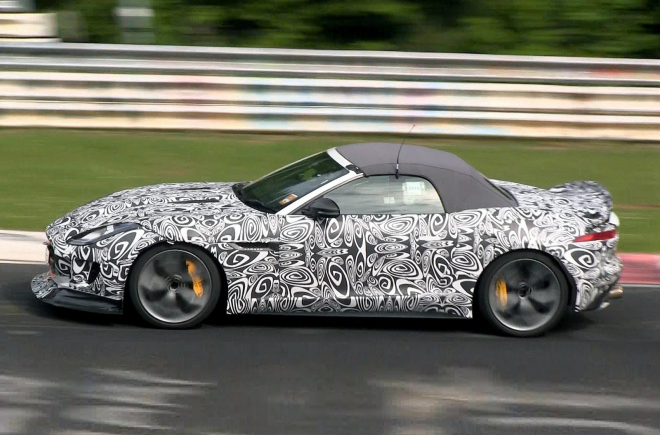 Jaguar F-Type RS: 600koňový kocour už brousí Ring svým monstrózním lízátkem (video)
