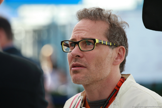 F1 šlápla vedle, když začala skákat podle fanoušků, říká mistr světa z roku 97
