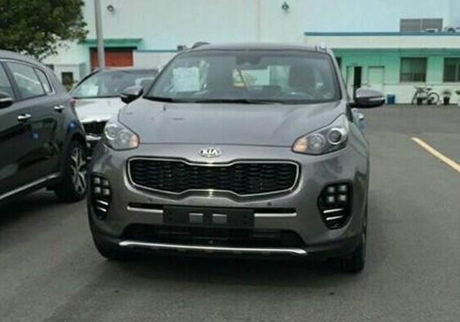 Kia Sportage 2016 natočena i nafocena bez maskování, příď má vážně jako Macan