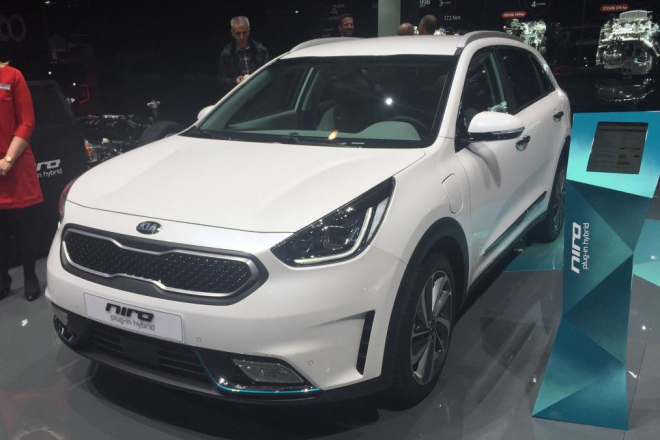 Kia Niro PHEV a Optima SW PHEV: hybridní dvojka sní o jízdě pod 2 l na sto