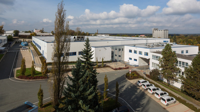 Další velký dodavatel automobilek krachuje, je v insolvenci. Má největší pobočku v Česku, zaměstnává 4 500 lidí