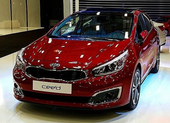 Kia Cee'd 2015: facelift předčasně odhalen, tohle je první fotka nemaskovaného auta