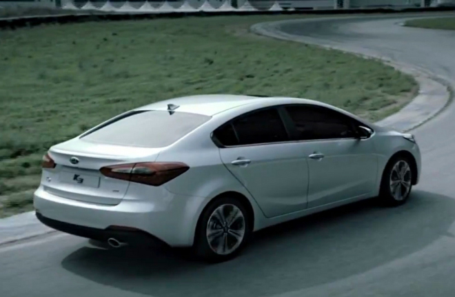 Kia Cee'd sedan alias K3 2013 do posledního detailu na dalším dlouhém videu