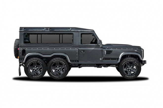 Kahn Flying Huntsman je Defender 6x6 pro ty, kterým už Mercedes nic neprodá