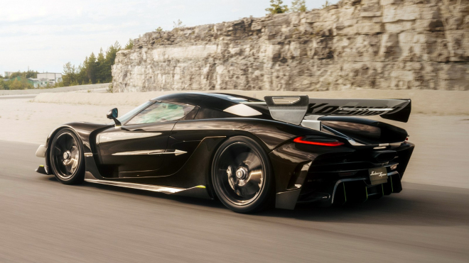 Švédové přidali koně a sebrali kila svému už tak brutálnímu sporťáku, chtějí s ním sbírat rekordní časy na kolo