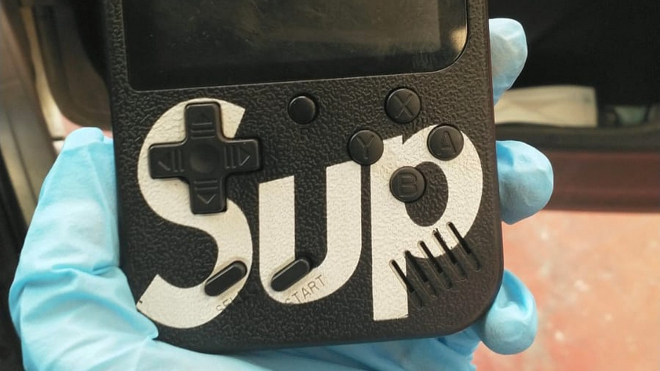 Policie ukázala nový fígl, s nímž zloději kradli moderní auta, jejich protřelost nezná mezí