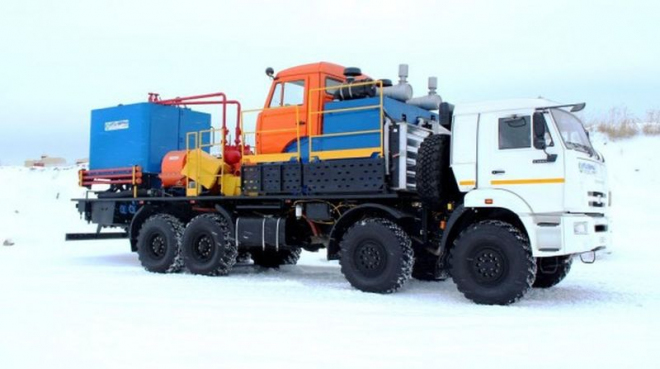 Rusové odhalili nový speciální náklaďák. Se dvěma kabinami vypadá hodně zvláštně