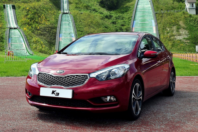 Kia K3 2013: Cee'd sedan pořádně představen