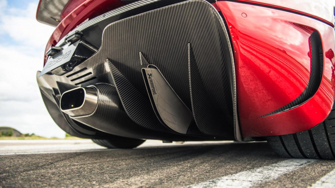 Prý úchvatný rekord elektromobilu po pár týdnech překonalo 7 let staré, už nevyráběné auto se spalovacím motorem