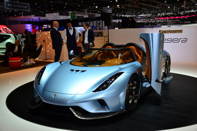 Koenigsegg Regera je venku, s 1 500 koňmi dá 400 km/h pod 20 s