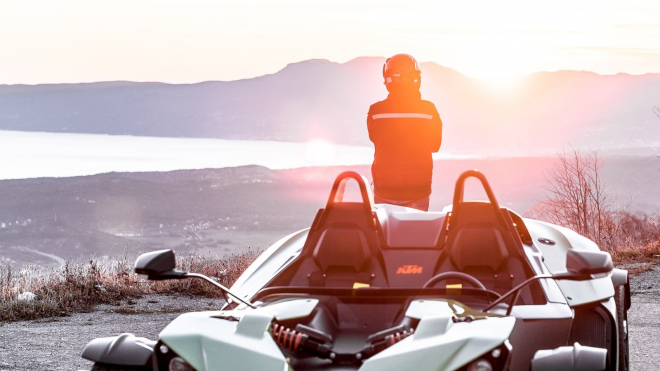 Zkrachovalý největší evropský výrobce motorek dělal i auta, jejich výrobu teď převzala nenápadná miliardářská rodina