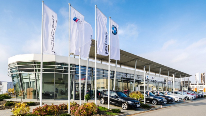 BMW říká, že dealerství aut, jak je známe dnes, už brzy skončí. Musí