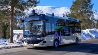 Ve Švédsku nasadili do služby turecký autobus bez řidiče, havaroval hned první den v provozu
