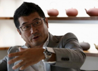 Z aut zbudou jen autopilotní kapsle a luxusní vozy, říká designér Enza či Boxsteru