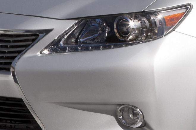 Lexus začal odhalovat nový ES, příliš málo a příliš pozdě