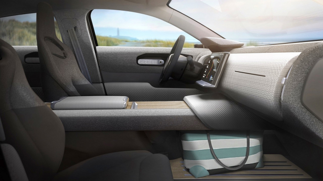 Nizozemci ukázali vlastní konkurenci Tesly. Dojede dál a dobíjí se úplně zadarmo