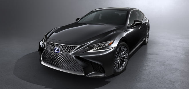 Lexus LS 500h plně odhalen. Má znovu jen čtyři rychlosti, zato dokonalý interiér